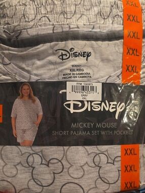 Disney/  Gray or Pink Mickey/Minnie Mouse Short Pajama Set With Pockets. XXL